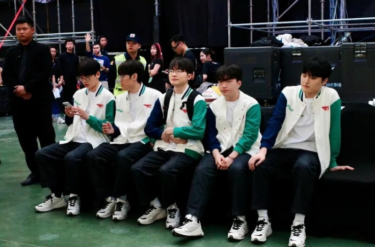 MVKE分享T1越南行返图：与T1度过了难忘的一天