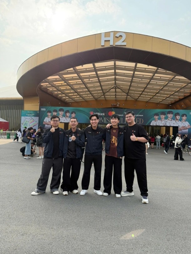 MVKE分享T1越南行返图：与T1度过了难忘的一天